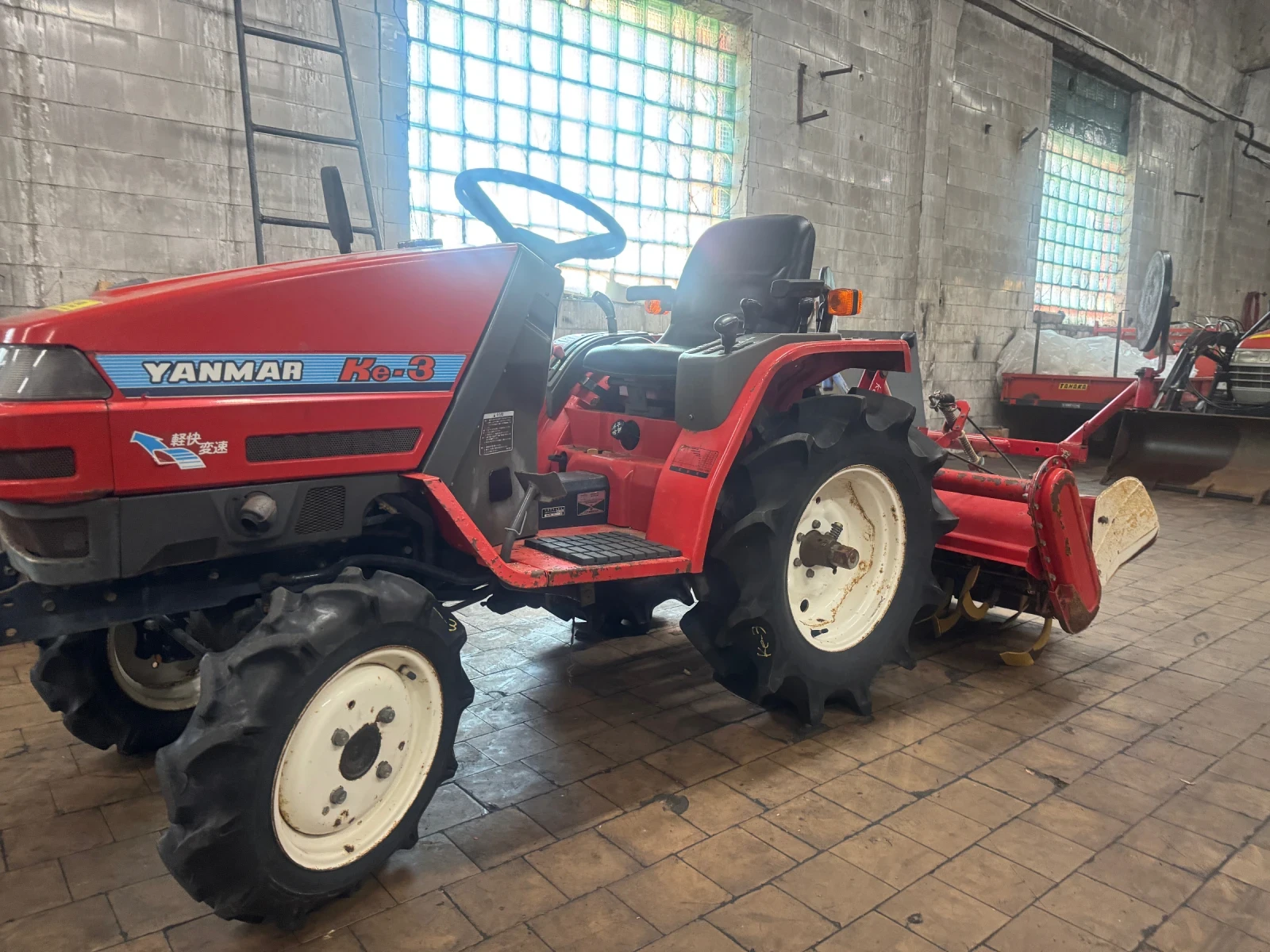 Трактор Yanmar KE-3, снимка 1