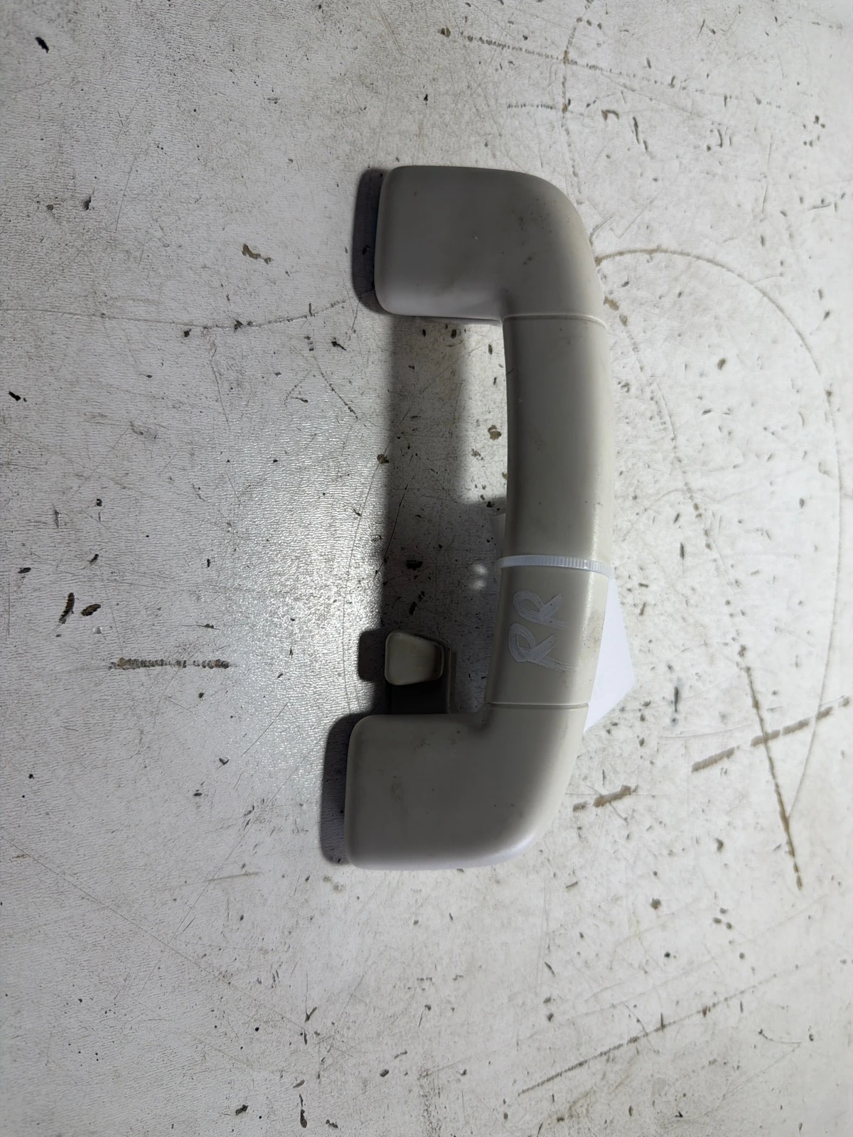 дръжка таван задна дясна 3G0857643B VW Passat