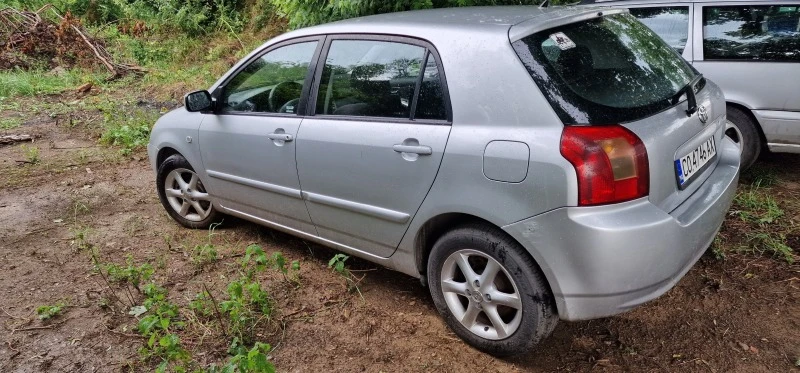 Toyota Corolla 2.0 D4D, снимка 3 - Автомобили и джипове - 41472239