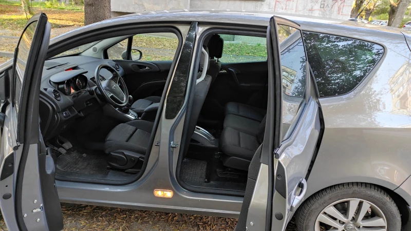 Opel Meriva, снимка 4 - Автомобили и джипове - 47649741