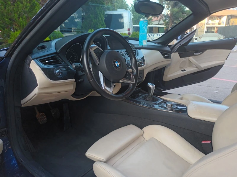 BMW Z4 sDrive 23i, снимка 10 - Автомобили и джипове - 47913425