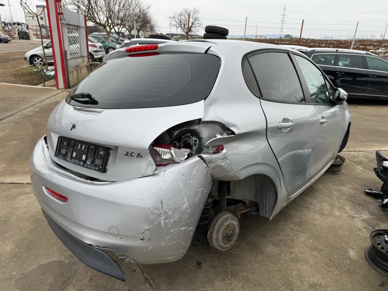 Peugeot 208 1.4, снимка 2 - Автомобили и джипове - 48704360