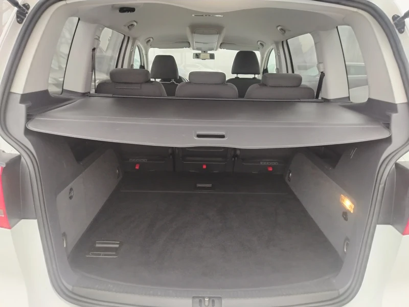 VW Touran 2.0TDI-DSG/НАВИГАЦИЯ/КЛИМАТРОНИК!!! , снимка 16 - Автомобили и джипове - 52586914