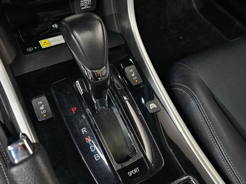 Honda Accord 2.0 Hybrid - САМО 30% АВАНС!, снимка 9 - Автомобили и джипове - 55660048