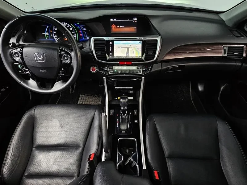 Honda Accord 2.0 Hybrid - САМО 30% АВАНС!, снимка 7 - Автомобили и джипове - 55660048