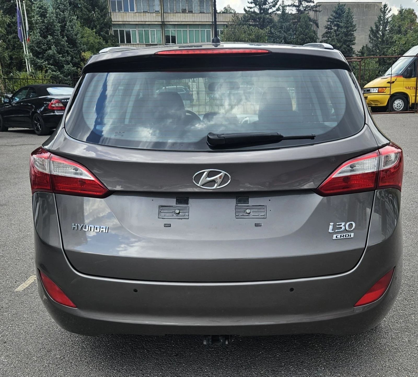 Hyundai I30 1, 6 crdi, 6 скорости , панорама, като нова - изображение 7