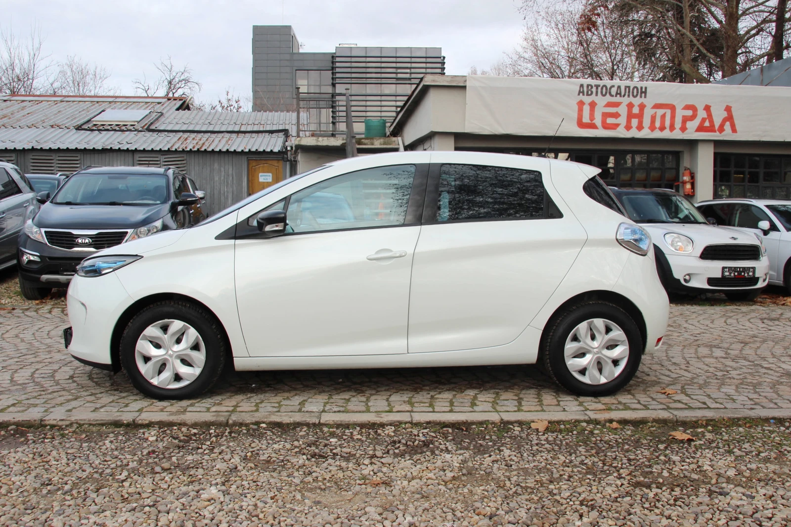 Renault Zoe ELEKTRO 33 000  км. НОВ ВНОС - изображение 8