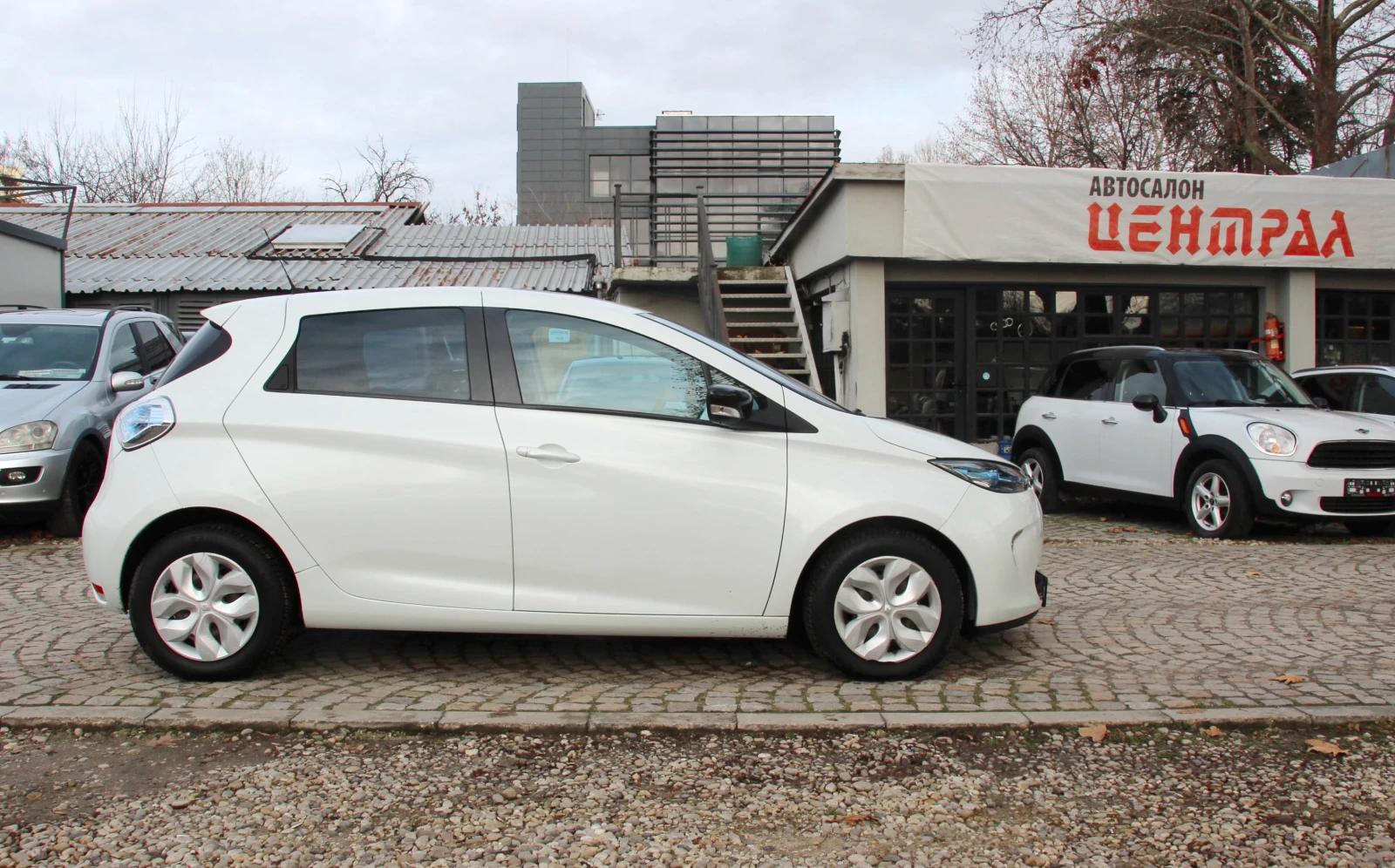 Renault Zoe ELEKTRO 33 000  км. НОВ ВНОС - изображение 4