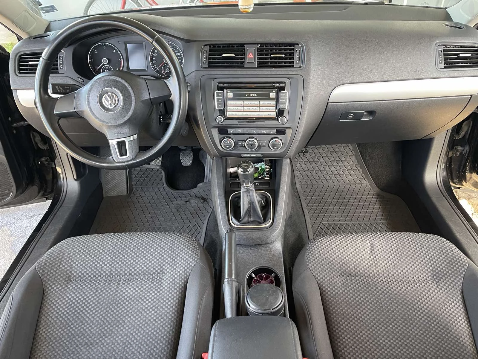 VW Jetta  - изображение 9