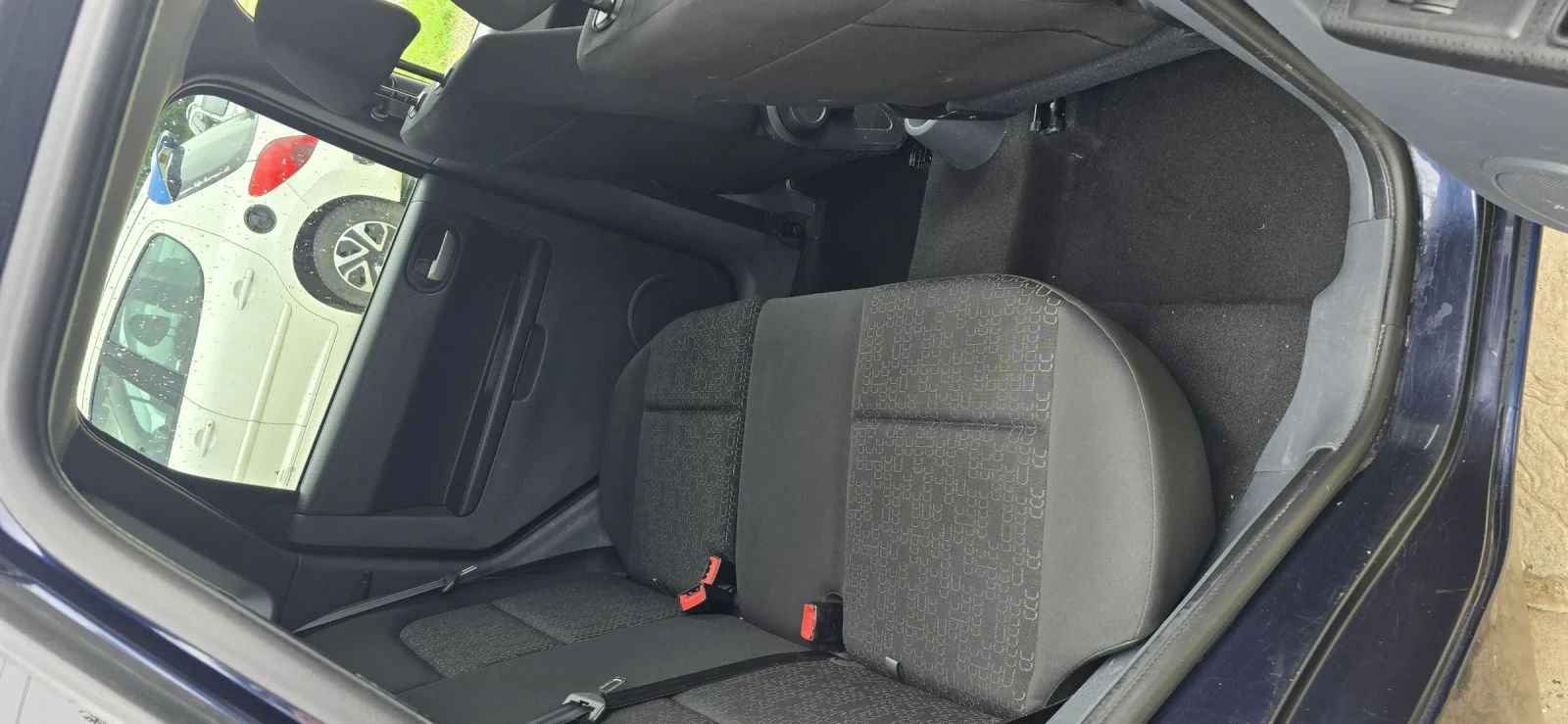 Mitsubishi Colt 1.2, 110х.км - изображение 9