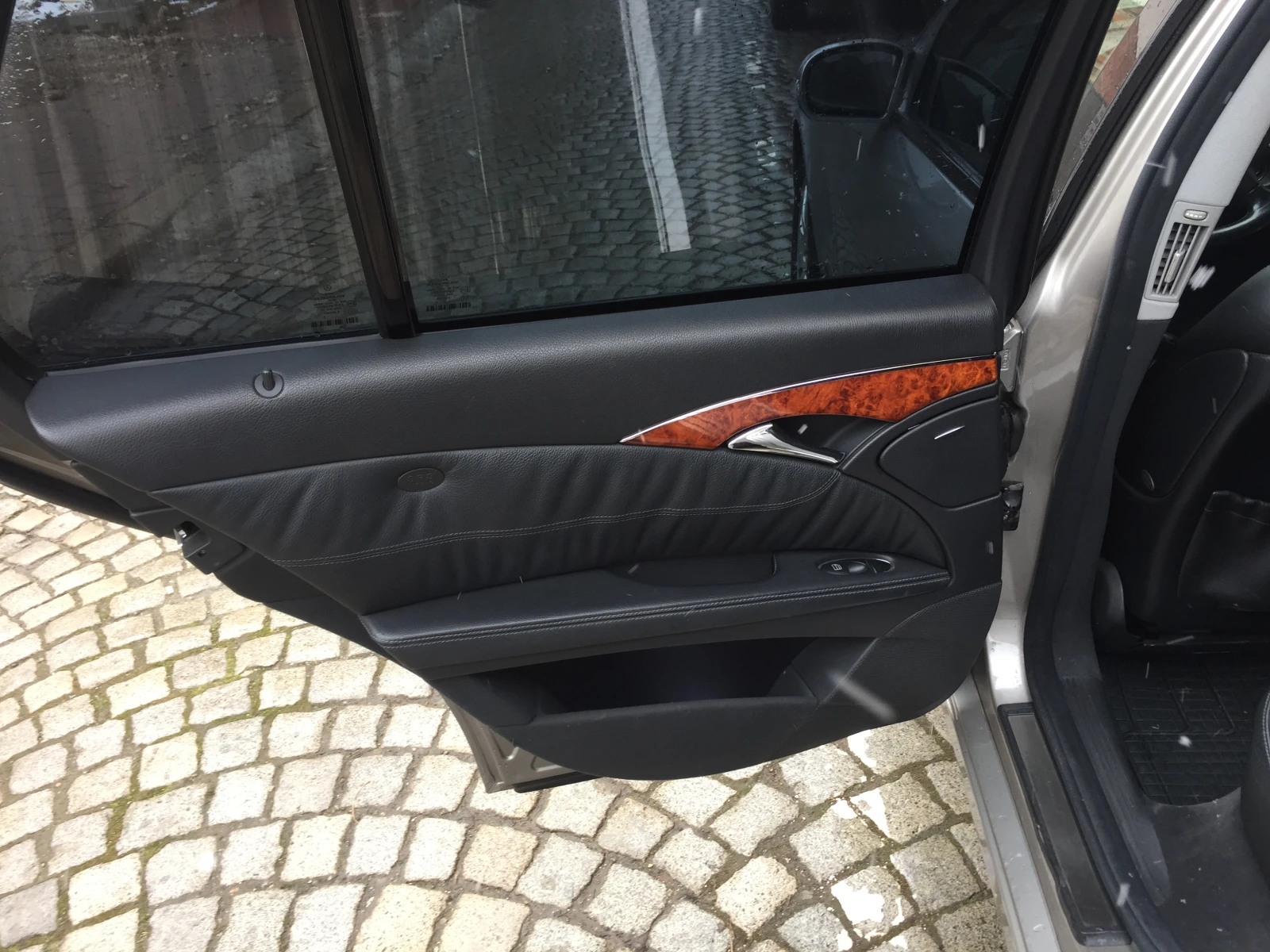 Mercedes-Benz E 220 CDI - изображение 6