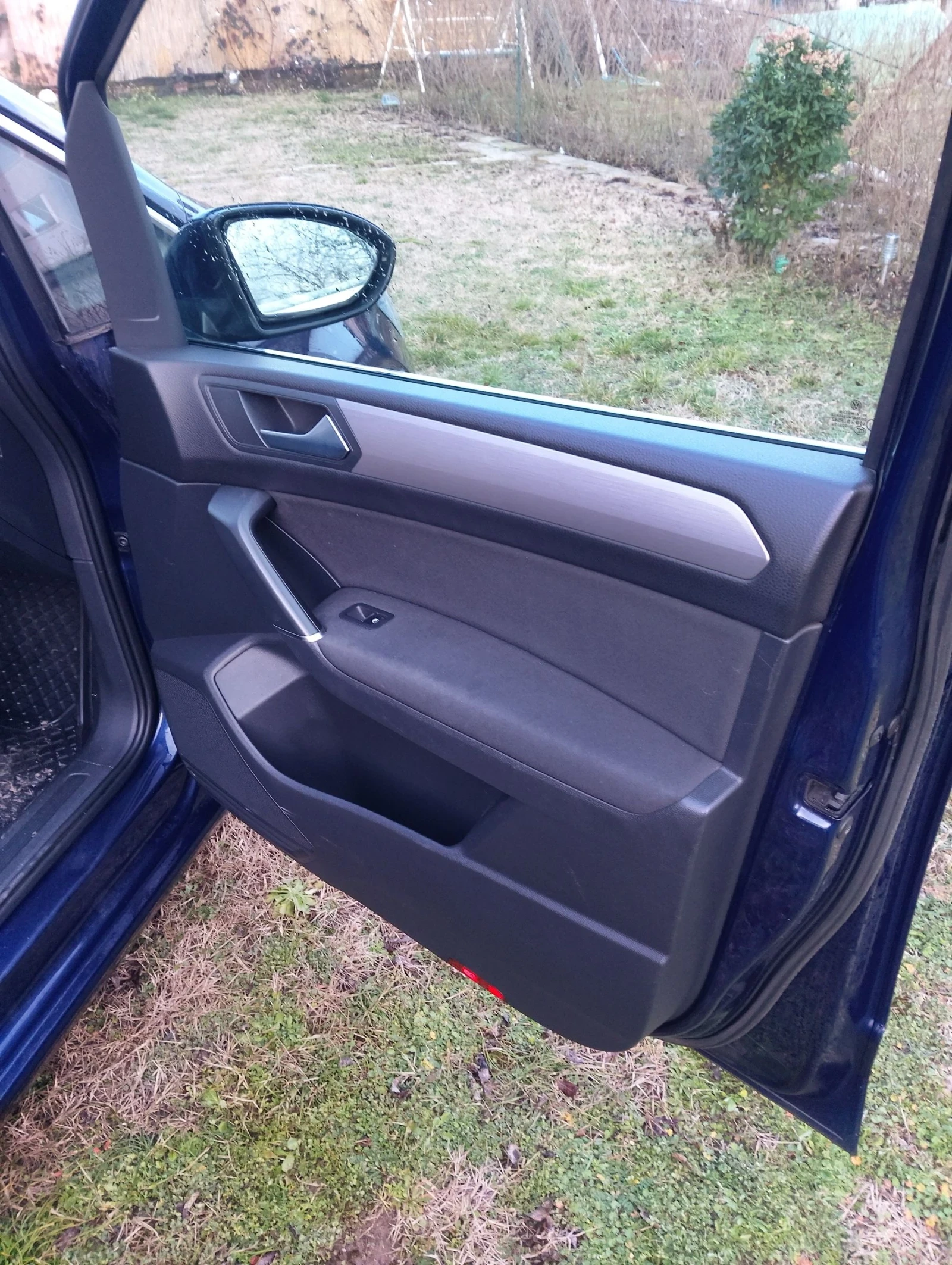 VW Touran, снимка 13 - Автомобили и джипове - 53836922