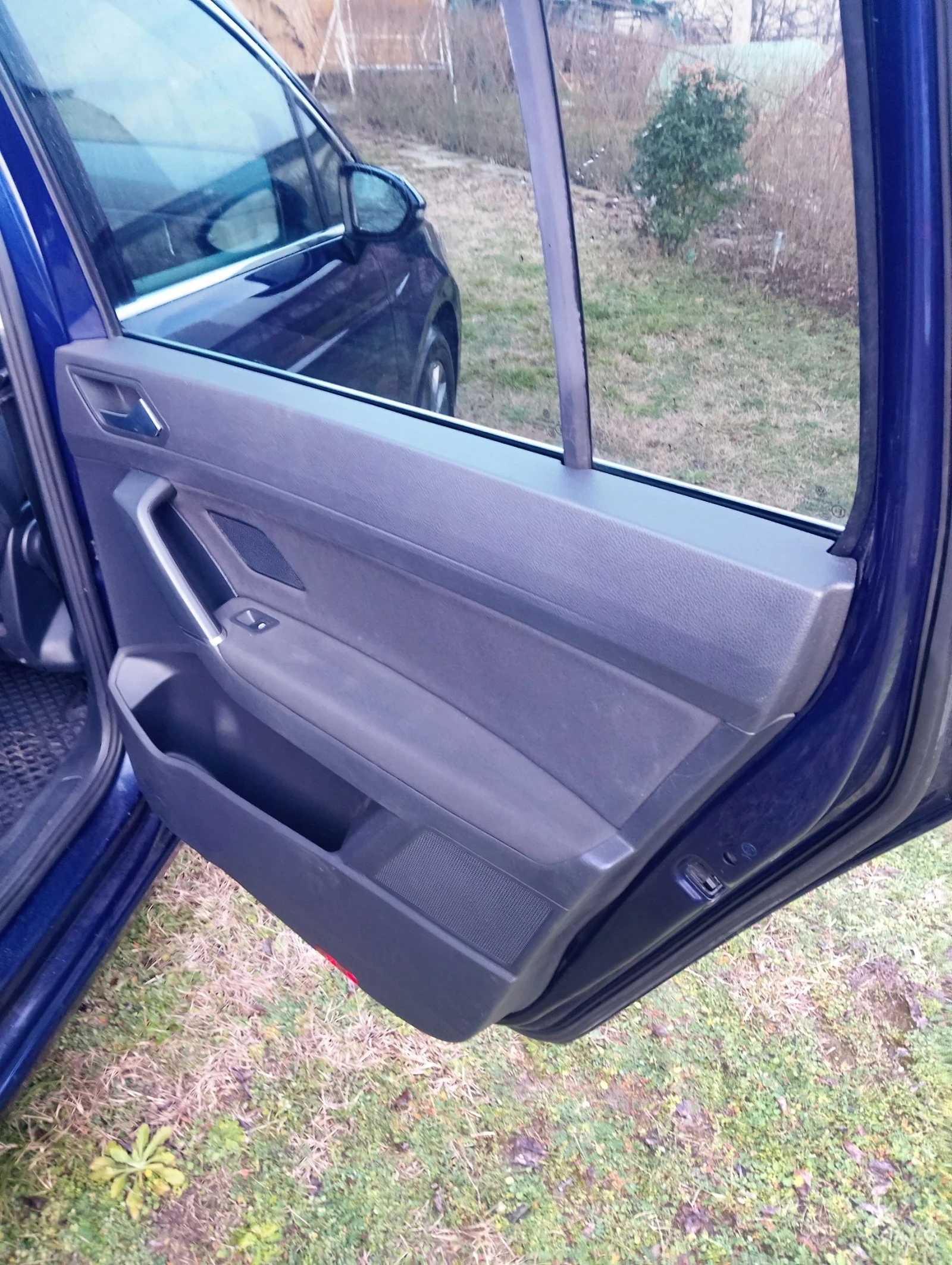 VW Touran, снимка 15 - Автомобили и джипове - 53836922