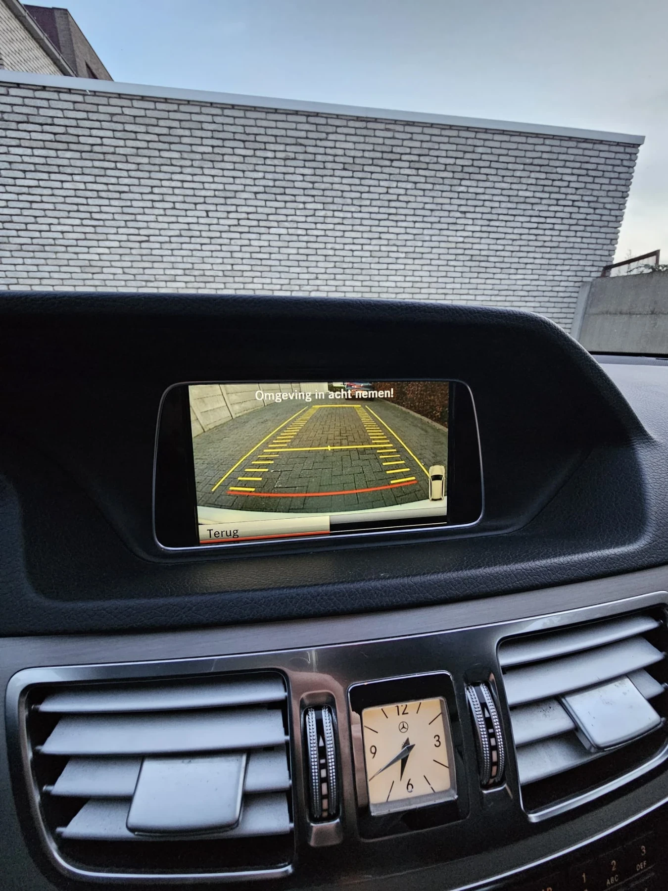 Mercedes-Benz E 200, снимка 9 - Автомобили и джипове - 53803178