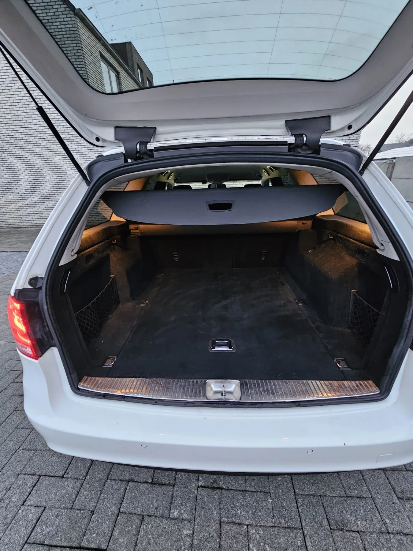 Mercedes-Benz E 200, снимка 15 - Автомобили и джипове - 53803178