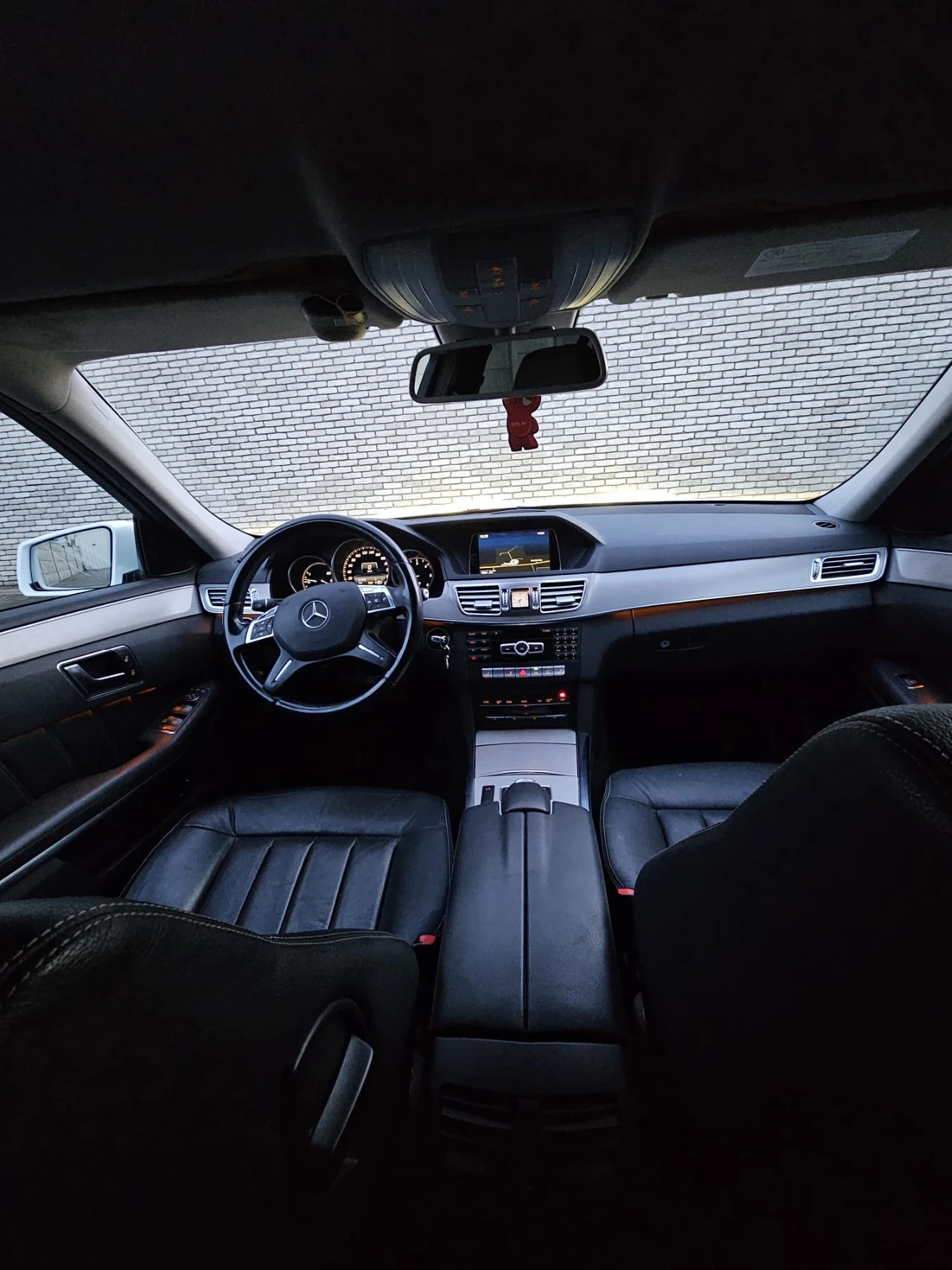 Mercedes-Benz E 200, снимка 4 - Автомобили и джипове - 53803178