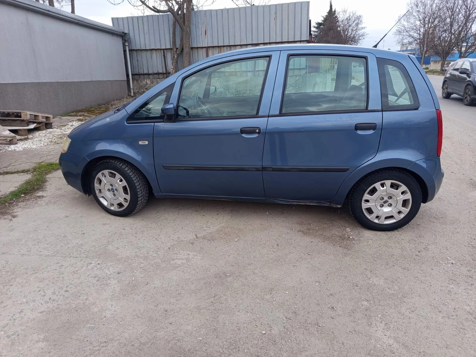 Fiat Idea, снимка 4 - Автомобили и джипове - 54166351