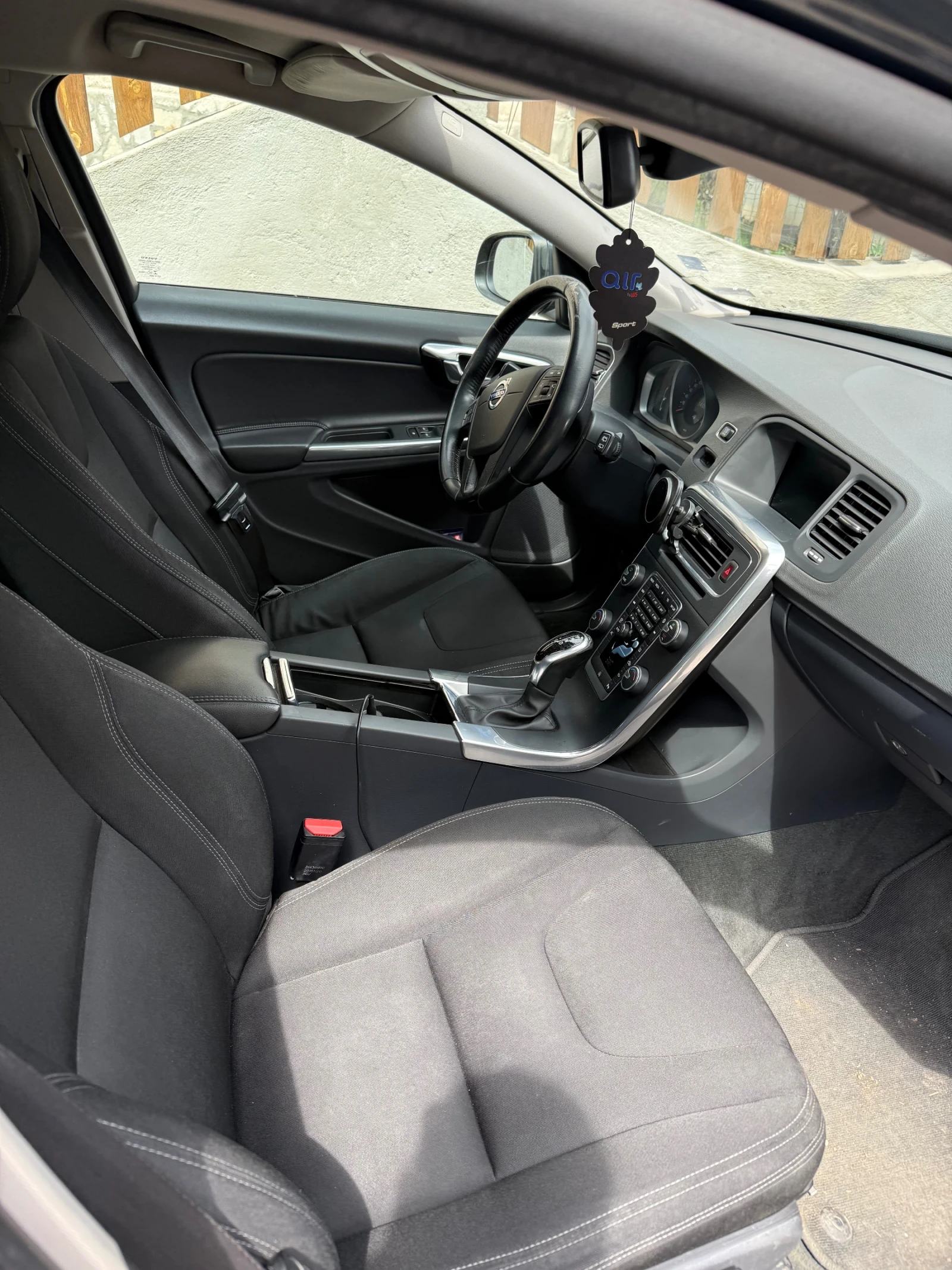 Volvo V60, снимка 6 - Автомобили и джипове - 54258257