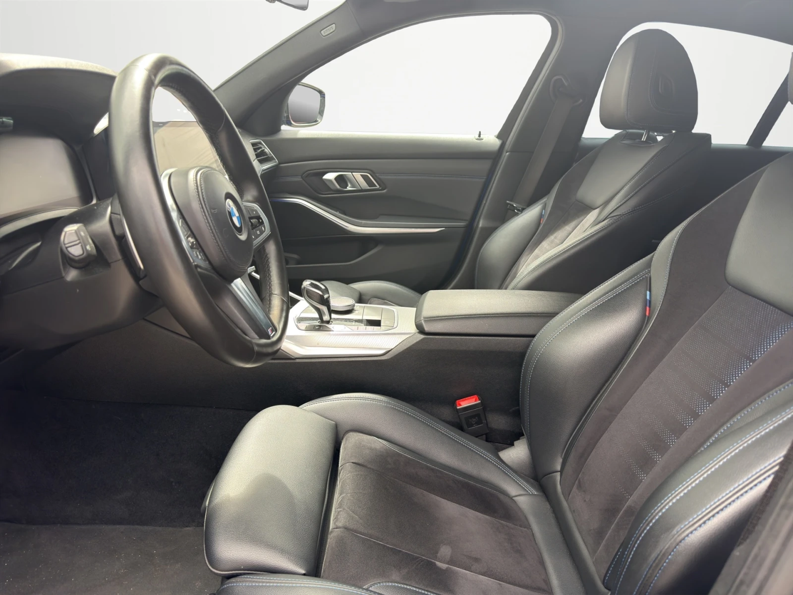 BMW 320 xDrive, снимка 6 - Автомобили и джипове - 54525461