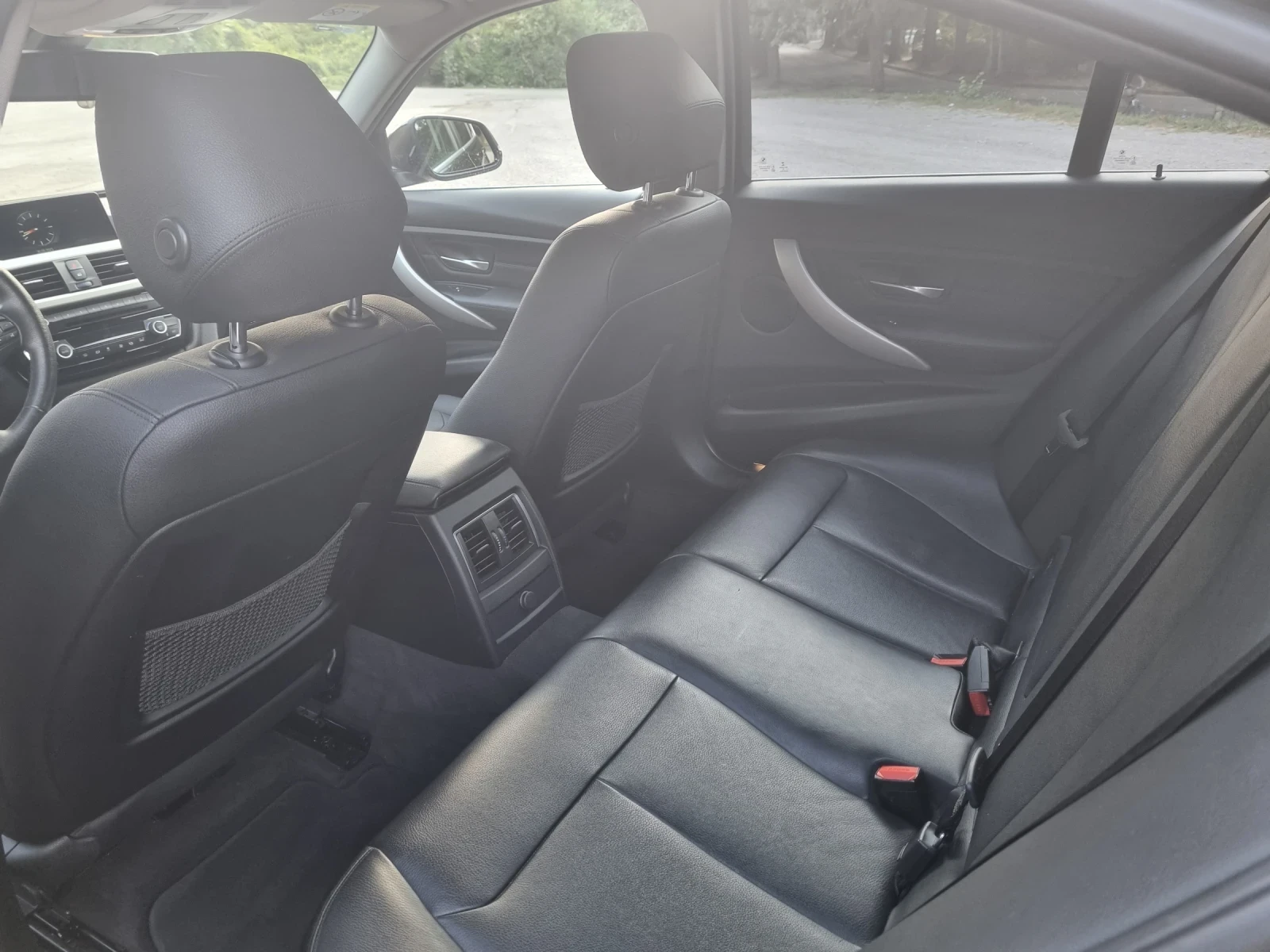 BMW 318 1.5, снимка 10 - Автомобили и джипове - 54700629