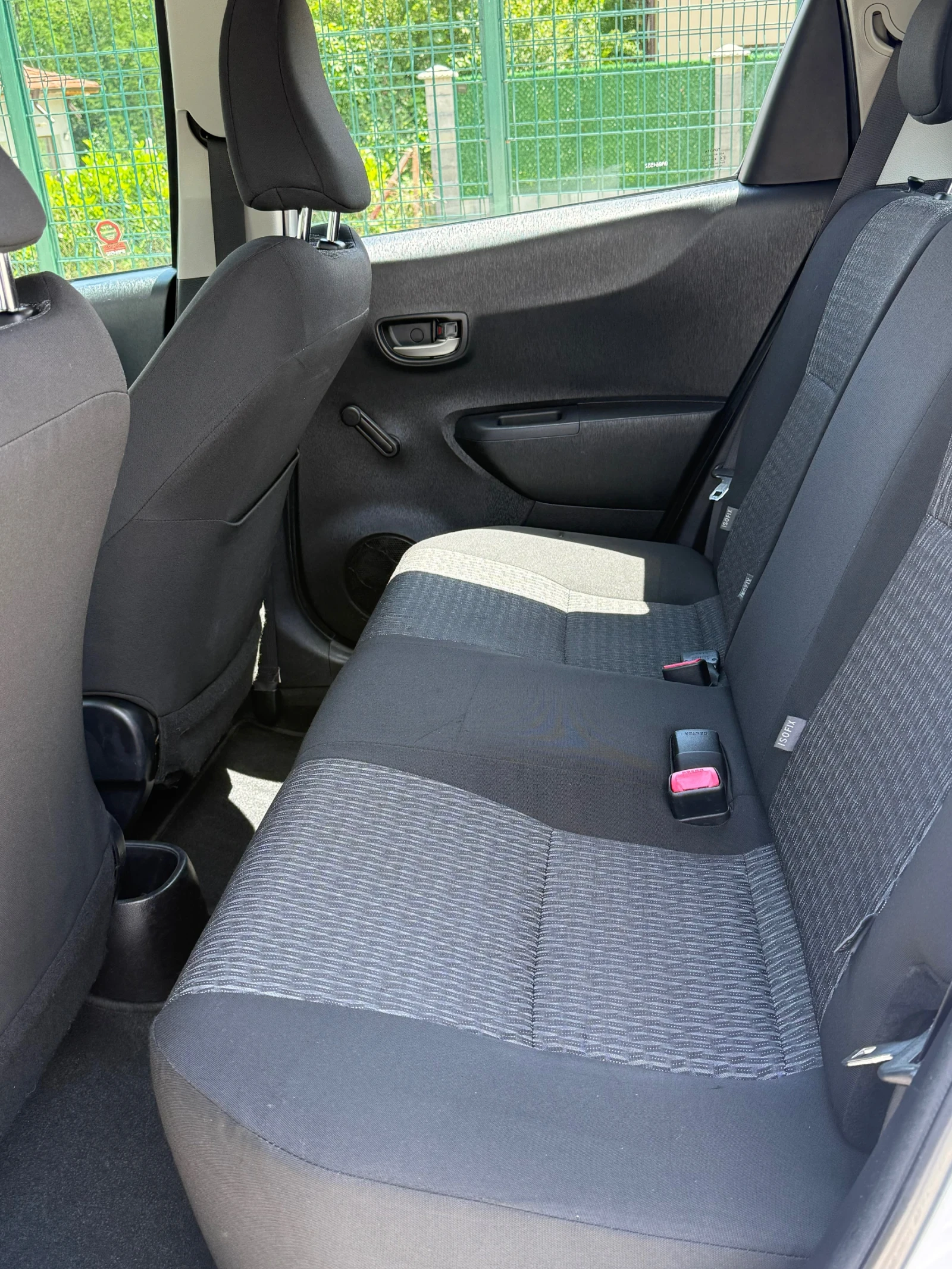Toyota Yaris 1.4D4D* 6 СКОРОСТИ* ИТАЛИЯ* НАВИГАЦИЯ, снимка 11 - Автомобили и джипове - 54892225