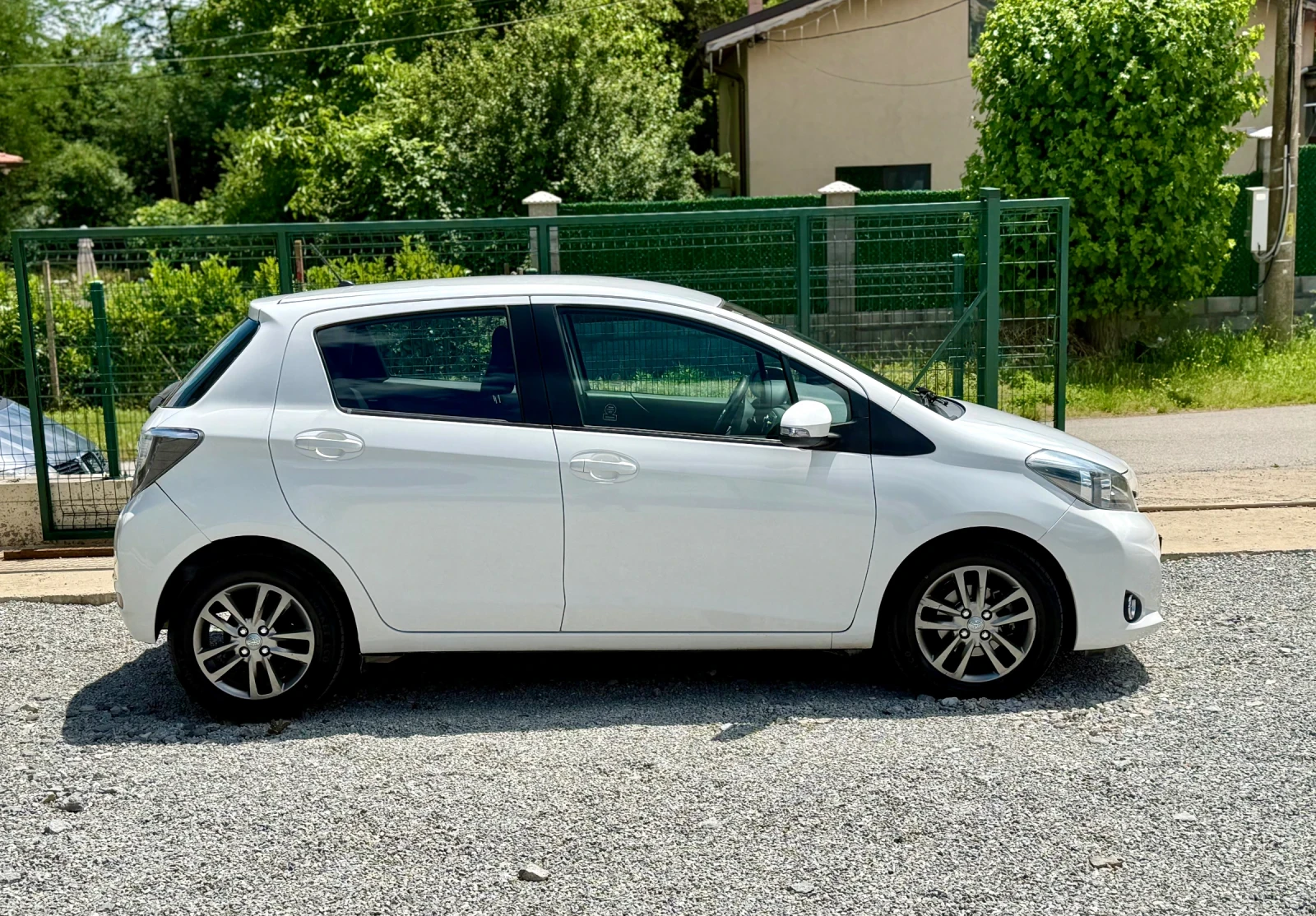 Toyota Yaris 1.4D4D* 6 СКОРОСТИ* ИТАЛИЯ* НАВИГАЦИЯ, снимка 5 - Автомобили и джипове - 54892225