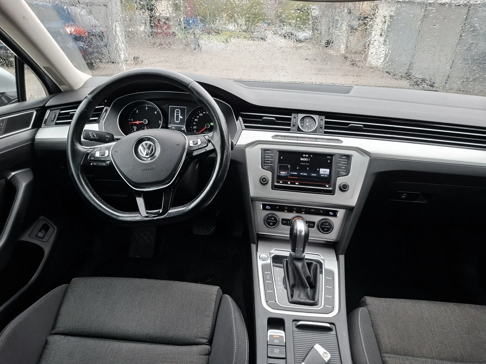 VW Passat 2.0 TDi/150, снимка 11 - Автомобили и джипове - 55228363