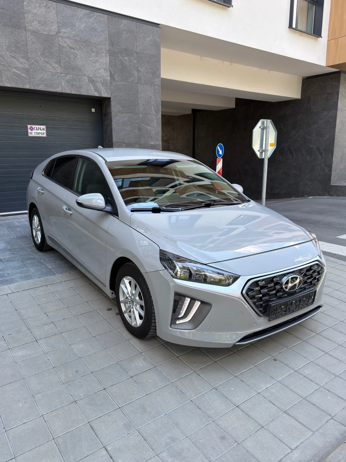 Hyundai Ioniq HYBRID PREMIUM  FULL, снимка 3 - Автомобили и джипове - 55414950