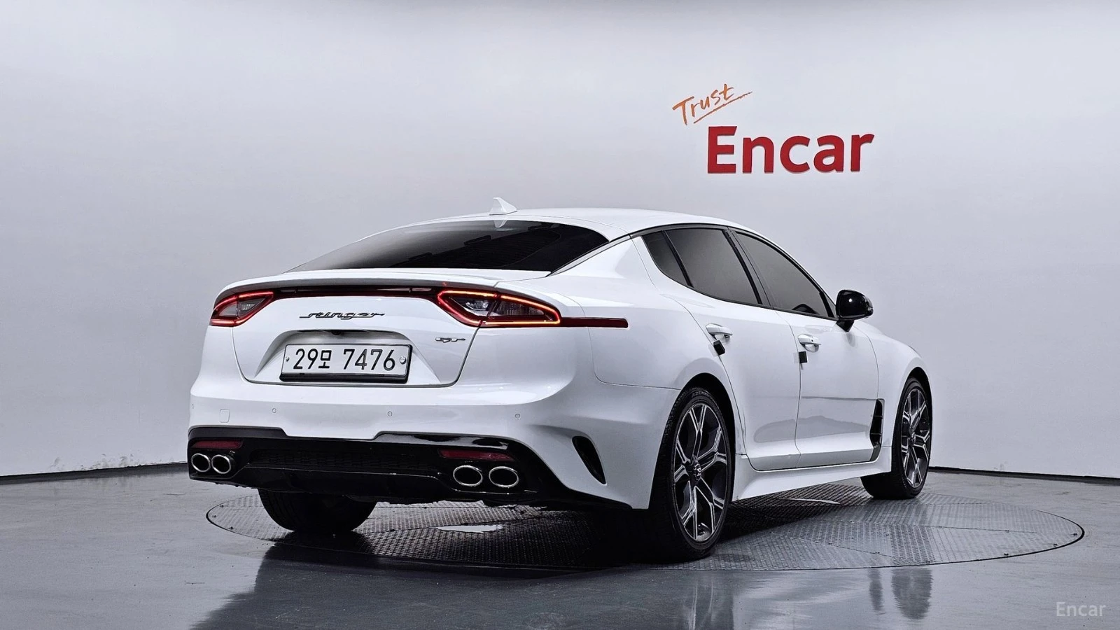 Kia Stinger 3.3 GT TURBO* ОБДУХ* 360* HUD* КАМЕРИ, снимка 2 - Автомобили и джипове - 55538142