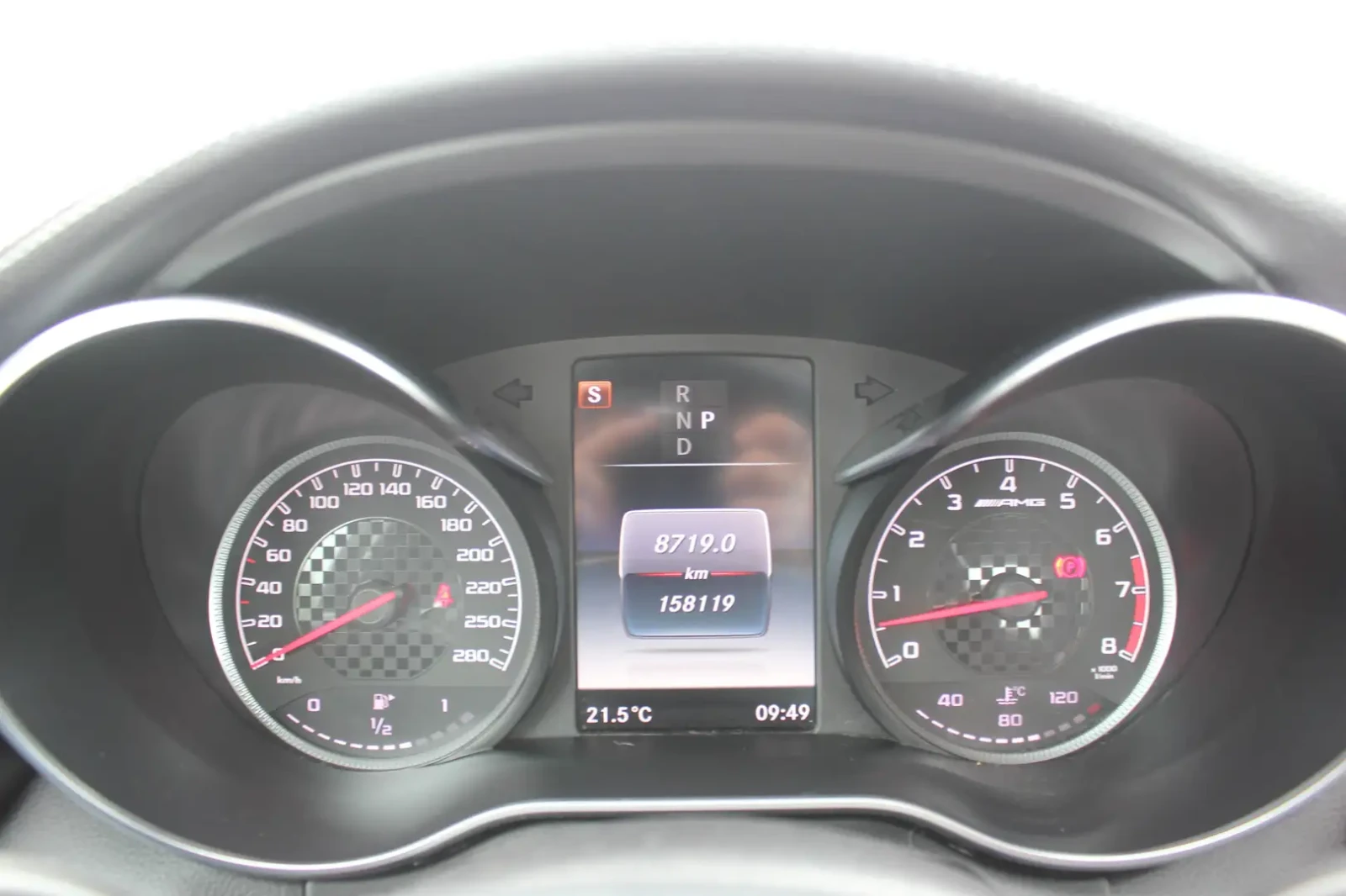 Mercedes-Benz C 43 AMG Burmester* Red Interior* 360* 2ключа, снимка 16 - Автомобили и джипове - 55646792