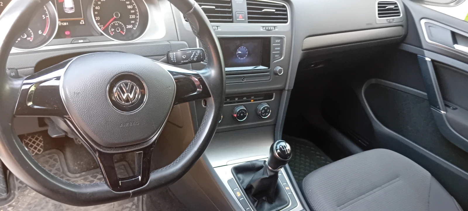 VW Golf, снимка 5 - Автомобили и джипове - 55785183