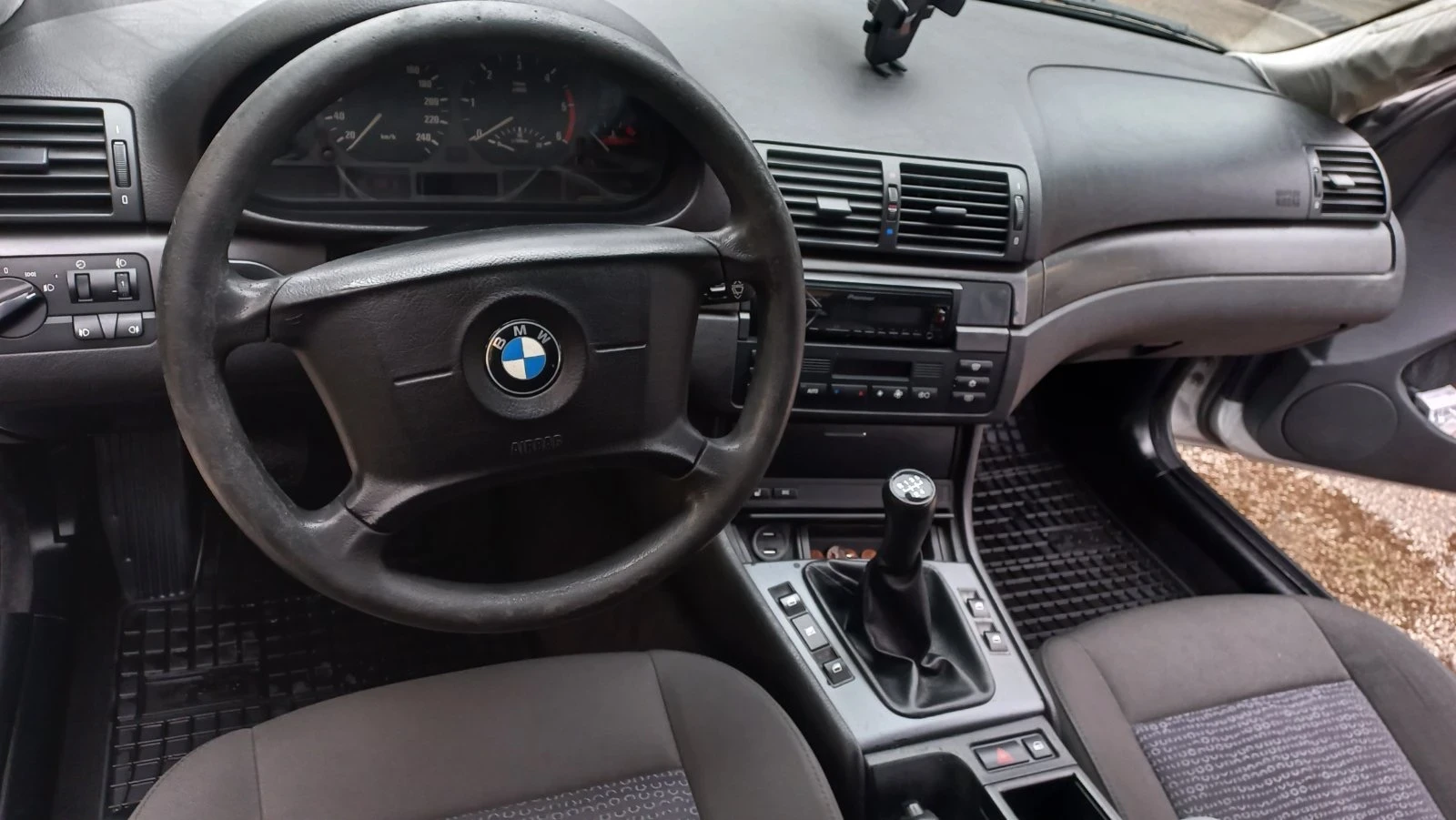 BMW 320 Комби, снимка 8 - Автомобили и джипове - 56713326