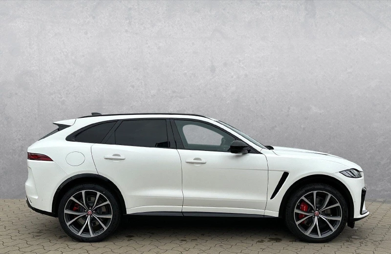 Jaguar F-PACE P550 = SVR= Black Pack Гаранция, снимка 4 - Автомобили и джипове - 47630966