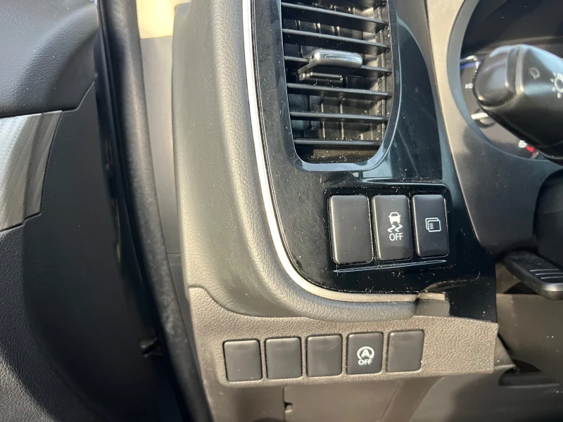 Mitsubishi Outlander 2.2DI-D 4WD 7места, снимка 11 - Автомобили и джипове - 52483499