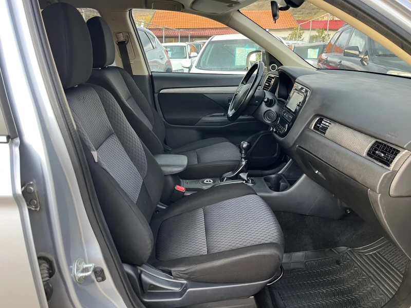 Mitsubishi Outlander 2.2DI-D 4WD 7места, снимка 13 - Автомобили и джипове - 52483499