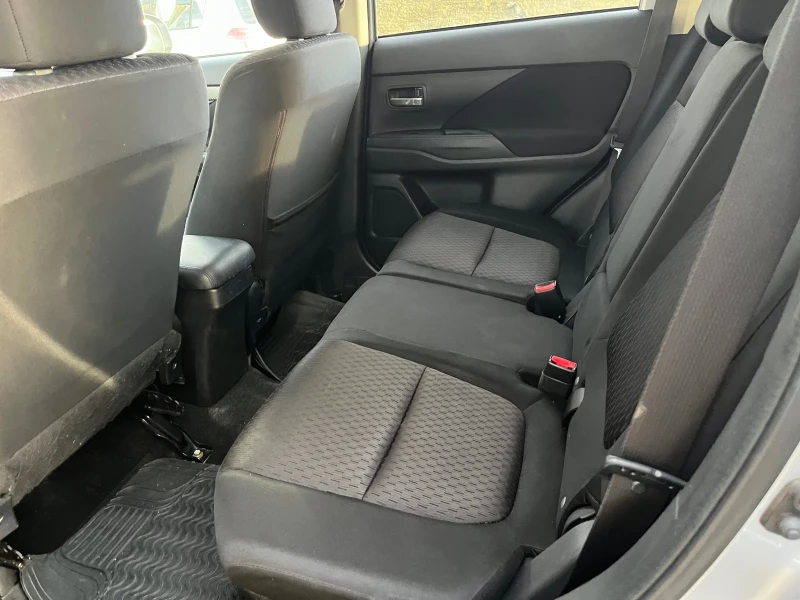 Mitsubishi Outlander 2.2DI-D 4WD 7места, снимка 14 - Автомобили и джипове - 52483499