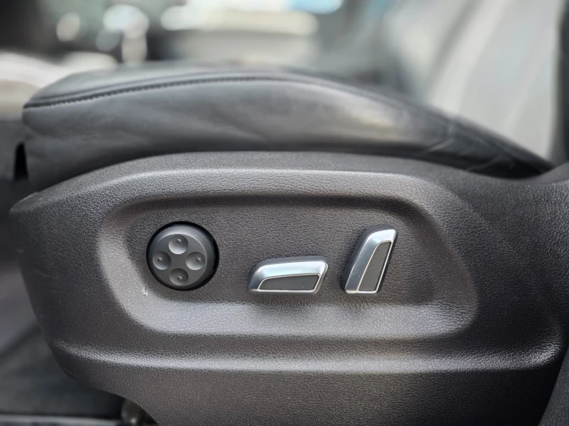 Audi Q5 6 МЕСЕЦА ГАРАНЦИЯ/3.0TDI S Line/Всички Екстри, снимка 12 - Автомобили и джипове - 52501334