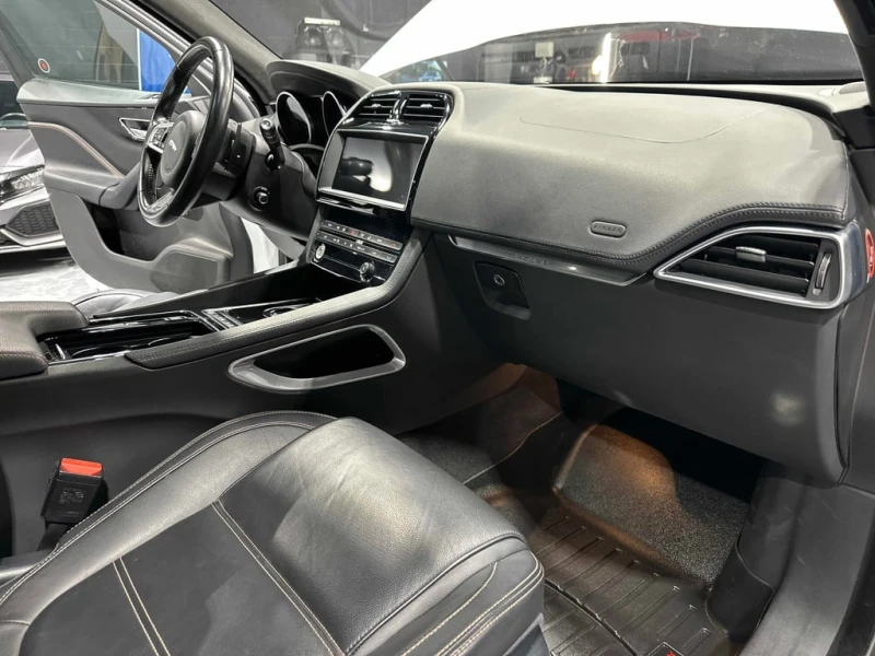 Jaguar F-PACE Prestige  CARFAX, снимка 17 - Автомобили и джипове - 53274560