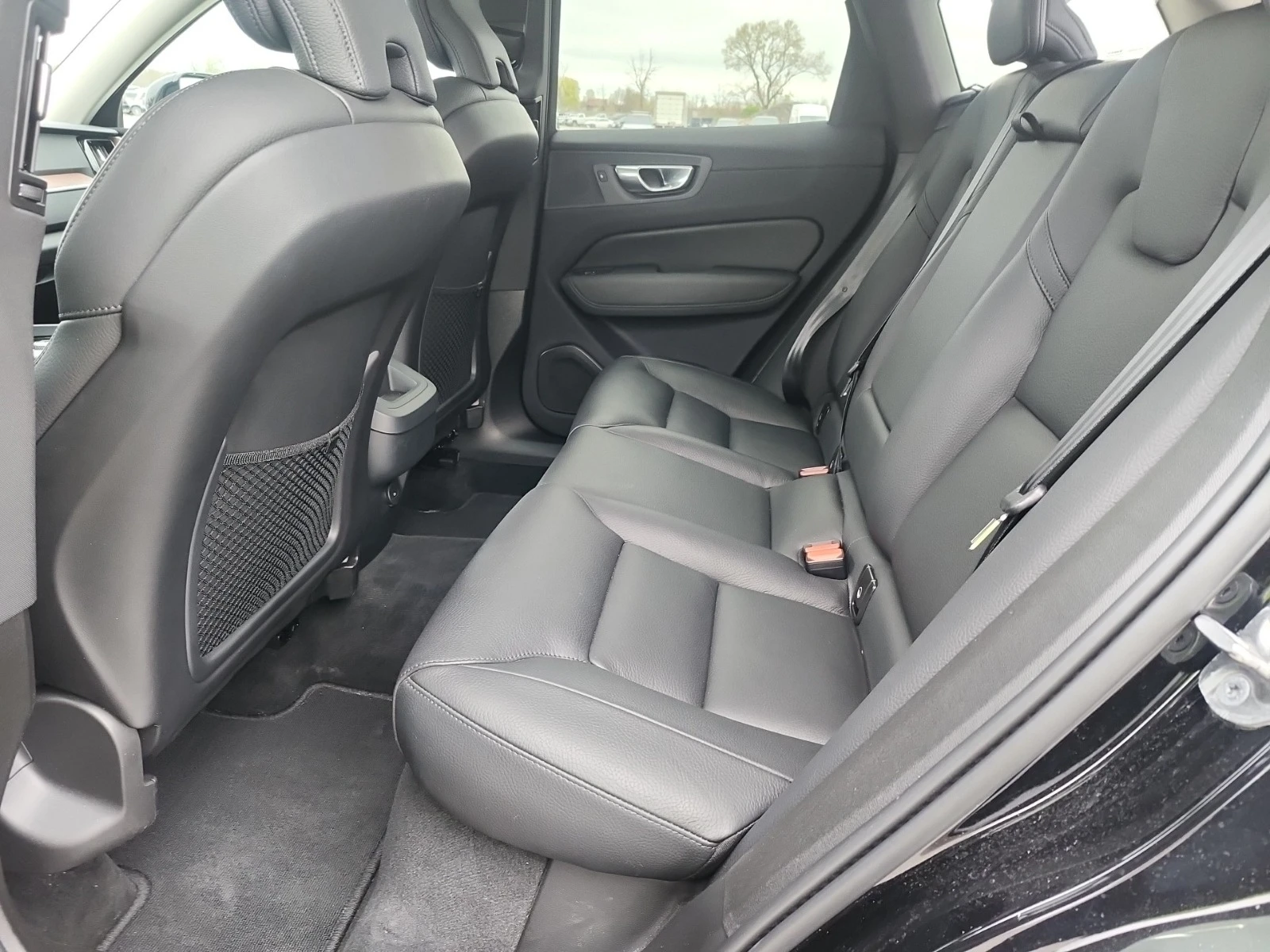 Volvo XC60 PLUS DARK THEME * * CARFAX * * АВТО КРЕДИТ * *  - изображение 8