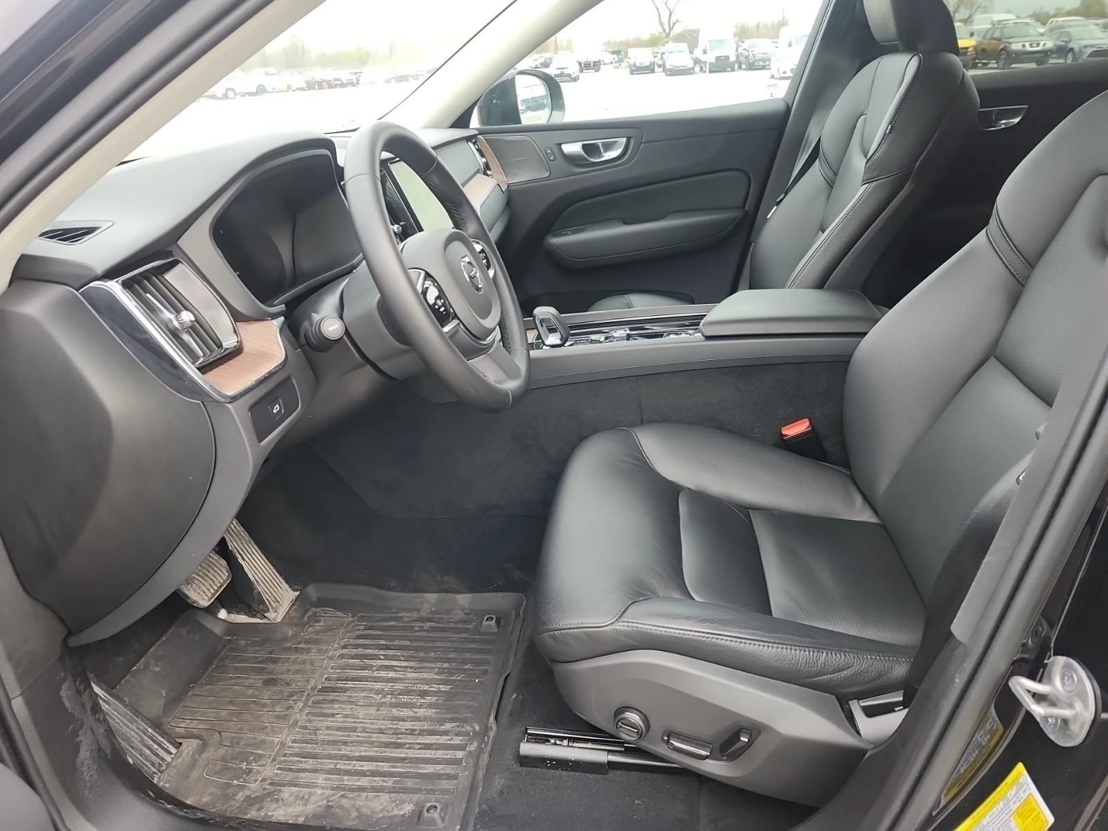 Volvo XC60 PLUS DARK THEME * * CARFAX * * АВТО КРЕДИТ * *  - изображение 5