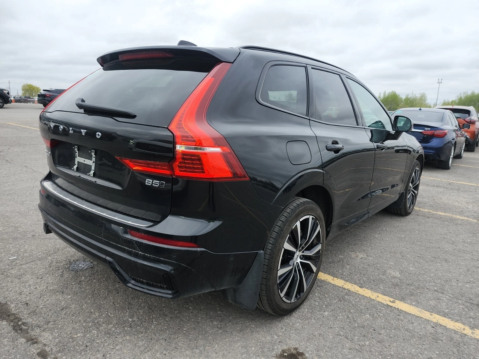 Volvo XC60 PLUS DARK THEME * * CARFAX * * АВТО КРЕДИТ * *  - изображение 3