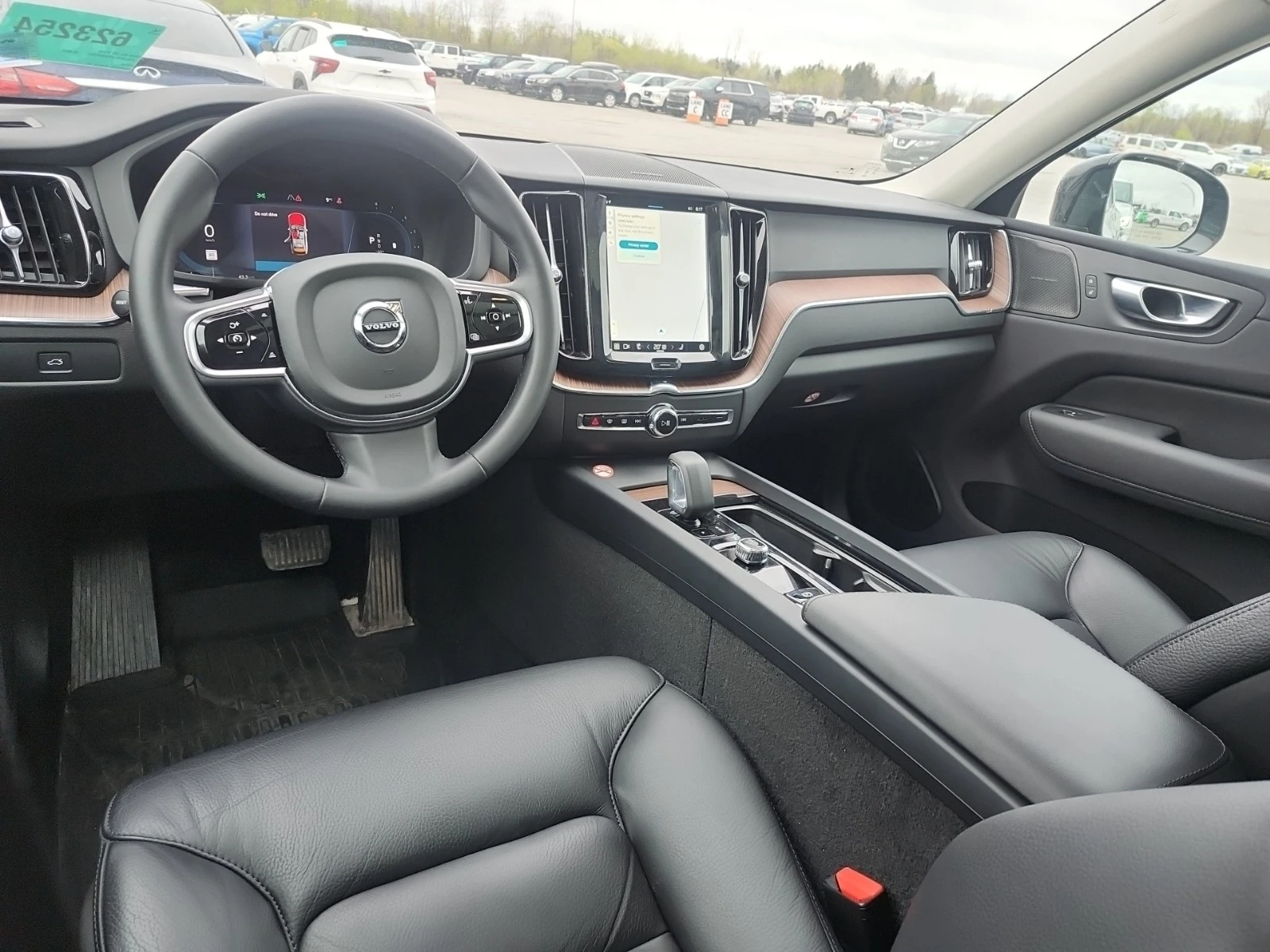 Volvo XC60 PLUS DARK THEME * * CARFAX * * АВТО КРЕДИТ * *  - изображение 6
