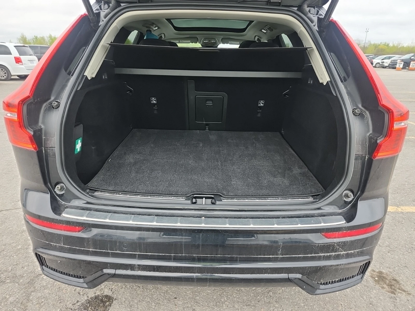 Volvo XC60 PLUS DARK THEME * * CARFAX * * АВТО КРЕДИТ * *  - изображение 9
