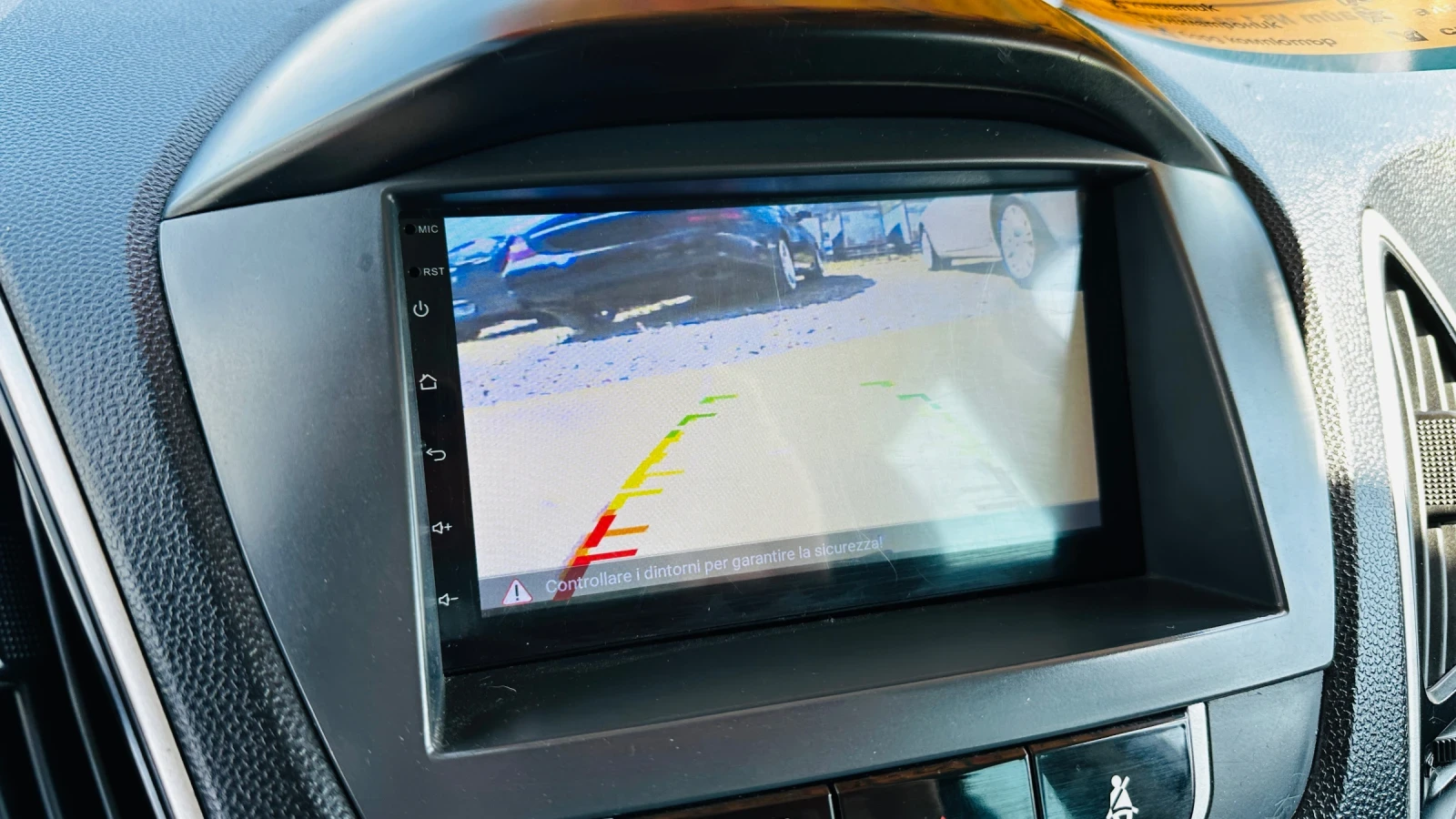 Hyundai IX35 1.7 crdi-нави-камера 6 скорости, снимка 17 - Автомобили и джипове - 52251102