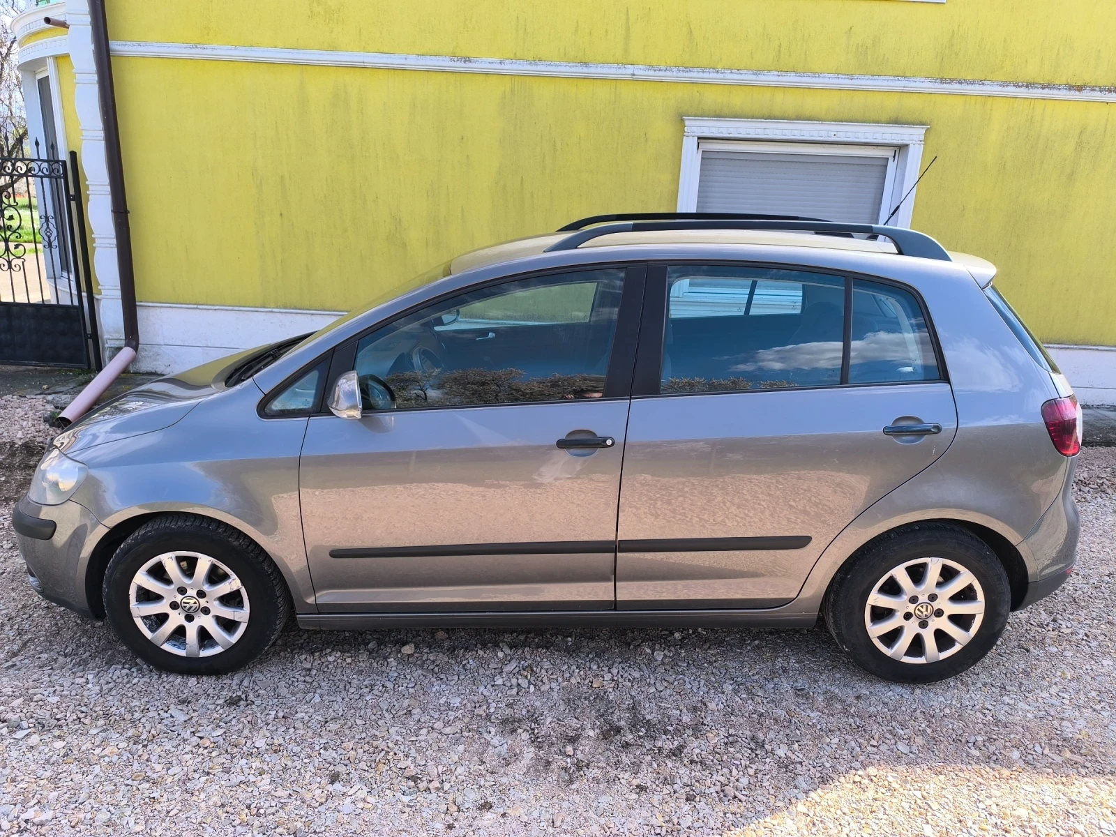 VW Golf 1.6 Газ , снимка 2 - Автомобили и джипове - 55383749