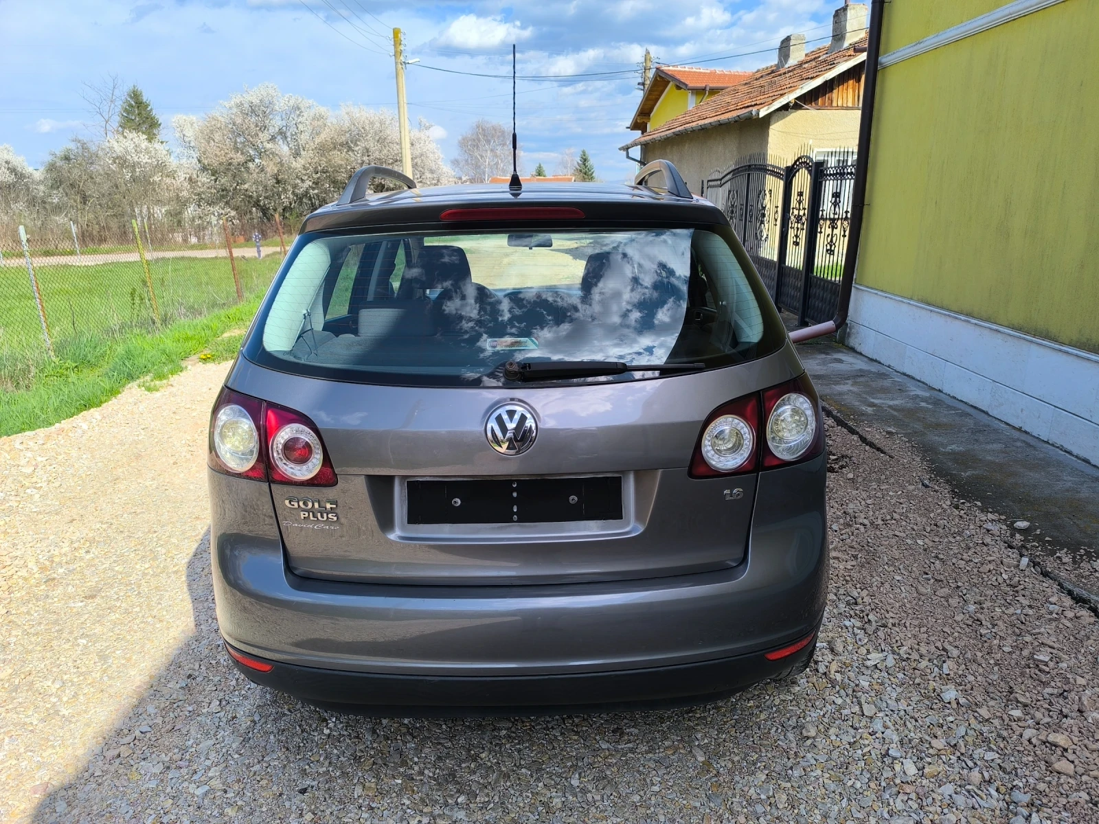 VW Golf 1.6 Газ , снимка 10 - Автомобили и джипове - 55383749