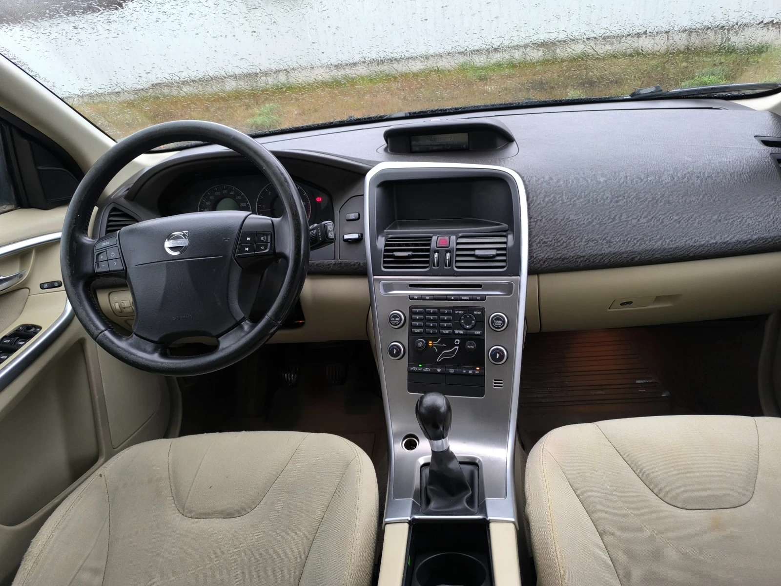 Volvo XC60 2.4 Дизел 4х4 , снимка 8 - Автомобили и джипове - 54062630