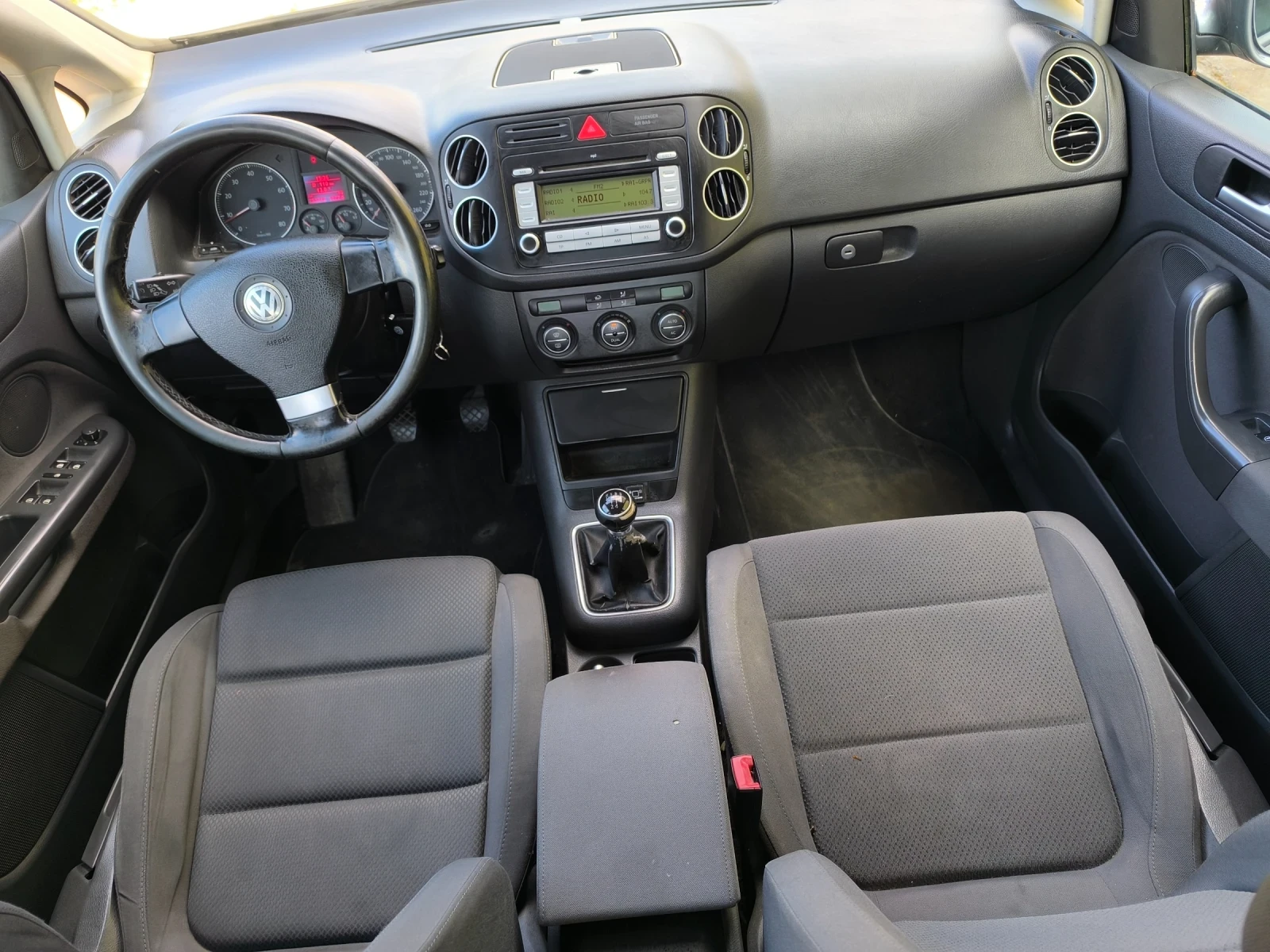VW Golf 1.6 Газ , снимка 6 - Автомобили и джипове - 55383749