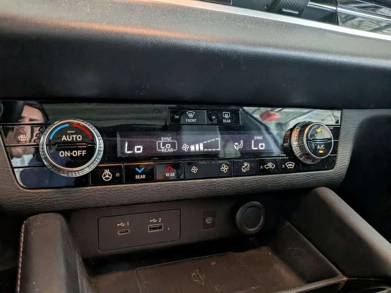 Mitsubishi Outlander Special Edition/GT   7pass CARFAX, снимка 12 - Автомобили и джипове - 54643649