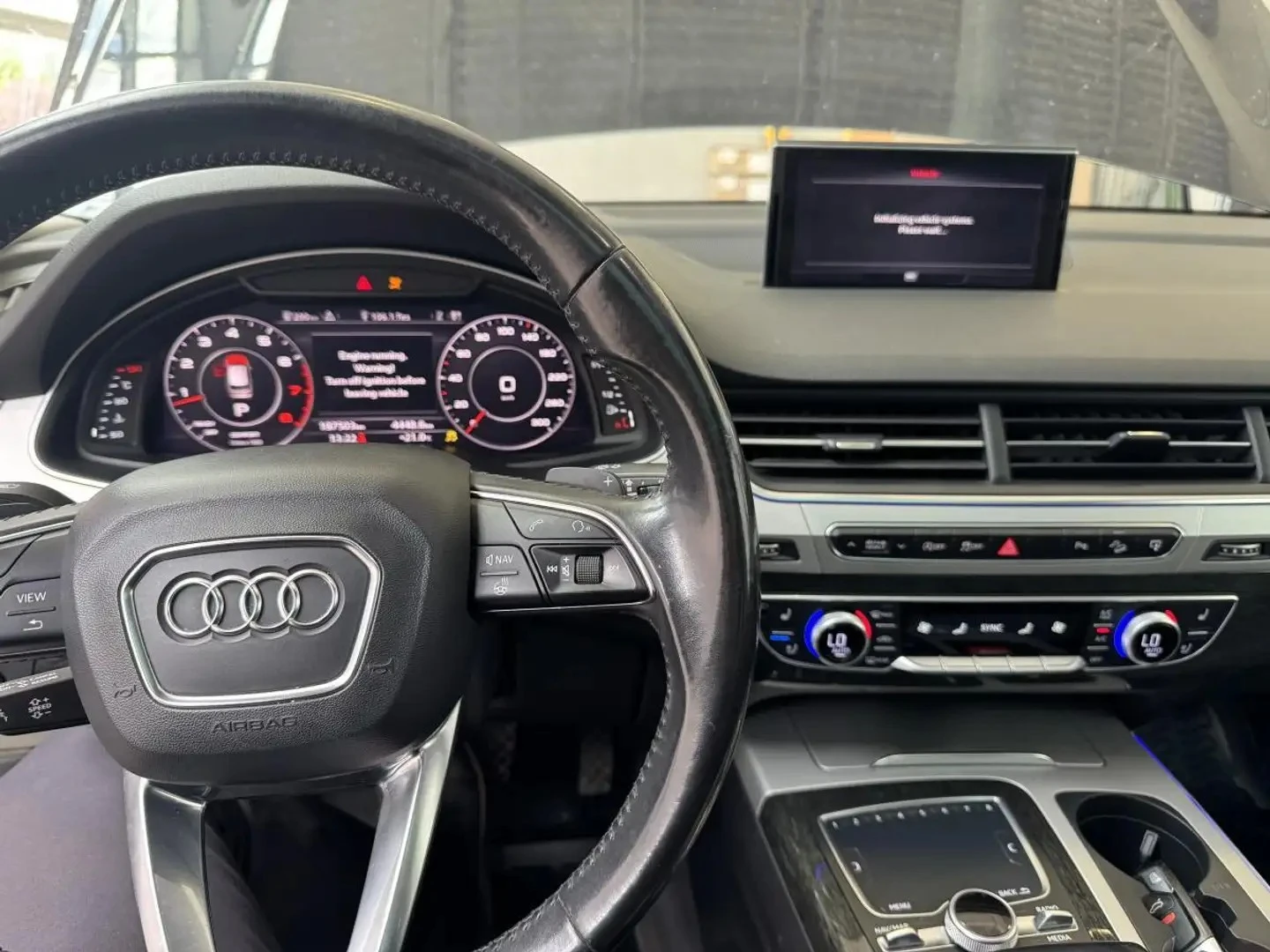 Audi Q7 360 * Technik * АвтоКредит * (ЦЕНА ДО БГ), снимка 11 - Автомобили и джипове - 55001932